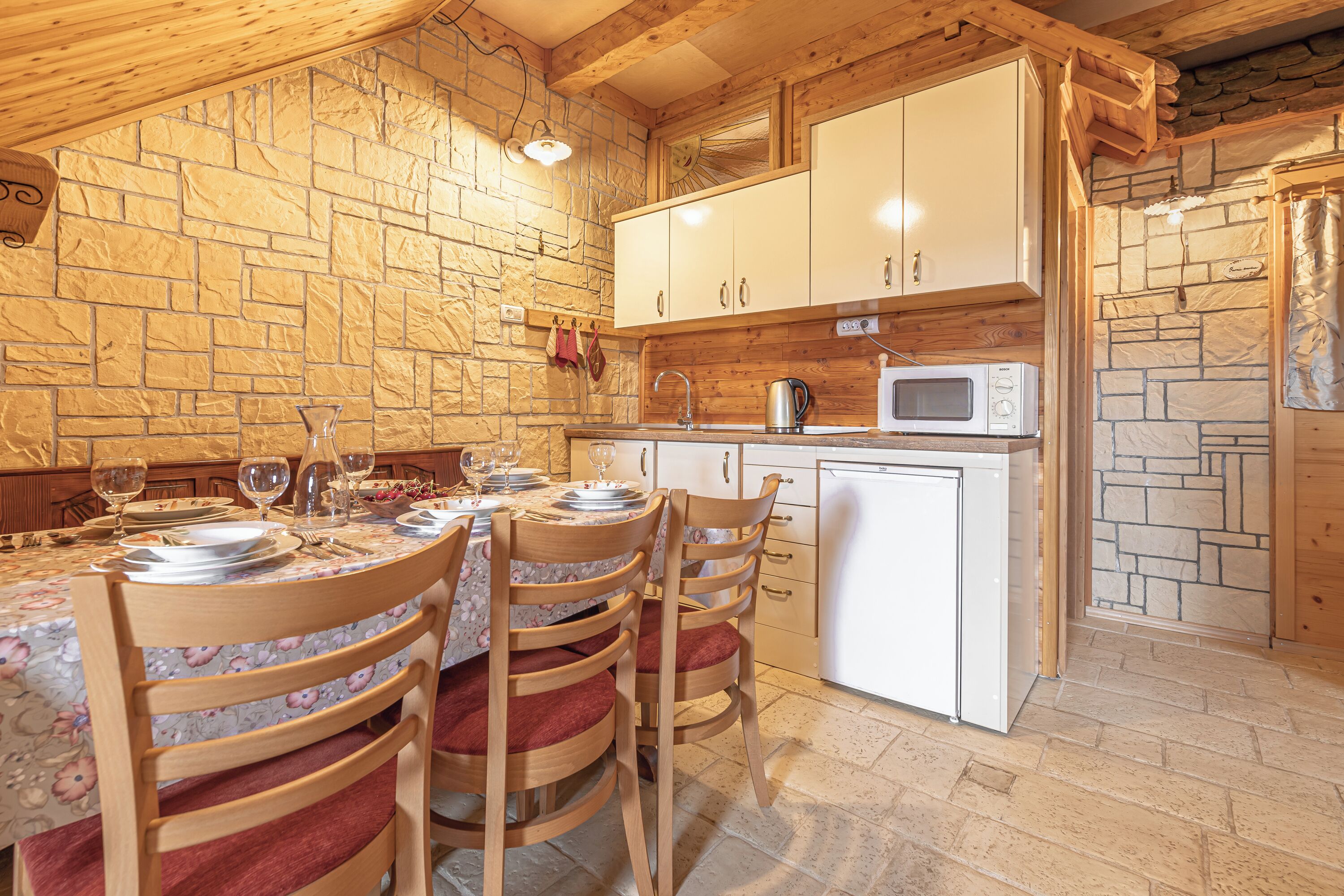 Family House, Multiple Bedrooms, 2 Bathrooms, Mountainside (House Na Meji With Sauna) | Private kitchen | Fridge, microwave, stovetop, electric kettle