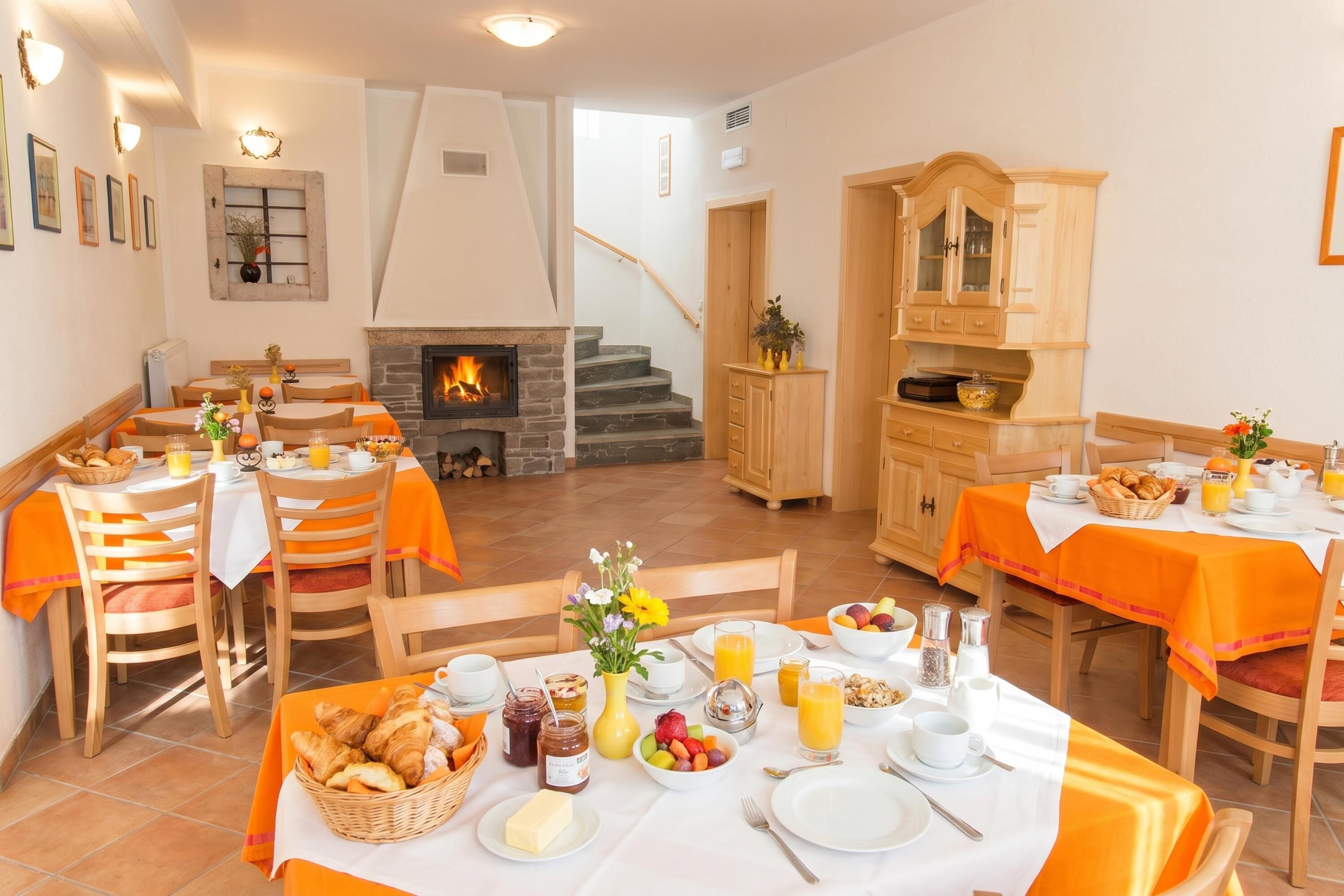 Family Studio, Balcony, Mountainside (Pivka Tripple Room With Balcony) | Dining