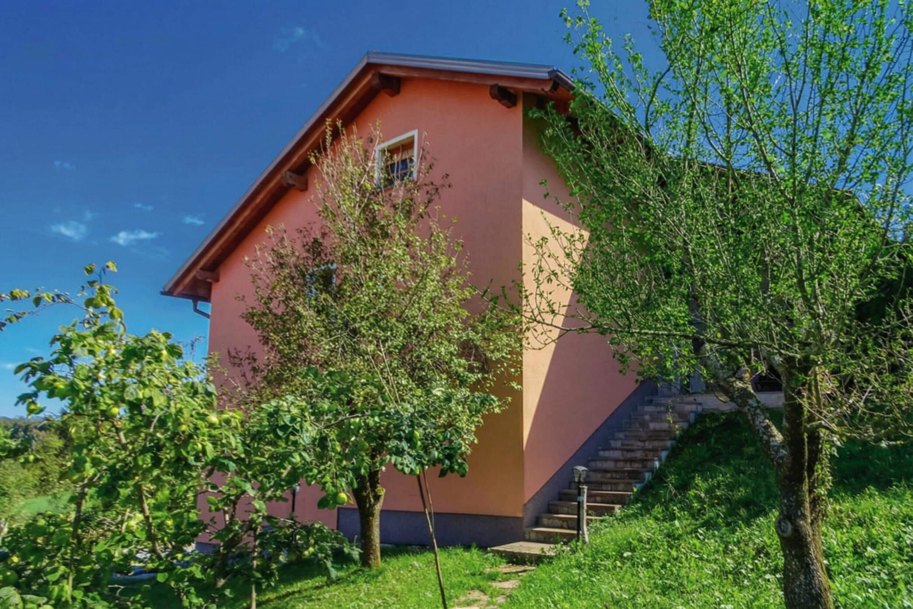 Family House, Multiple Bedrooms, 2 Bathrooms, Mountainside (House Na Meji With Sauna) | Exterior