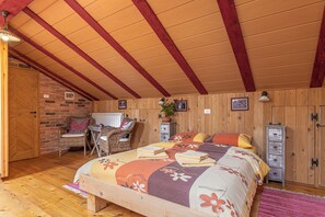 2 間睡房、免費上網、床單