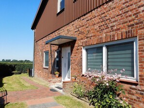 Unclassified image, 3 of 50, button