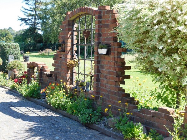 Unclassified image, 1 of 50, button