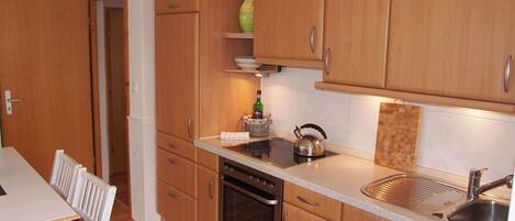 Fridge, oven