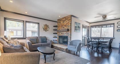 Edgewater #16, Condominium with both lake and mountan views!