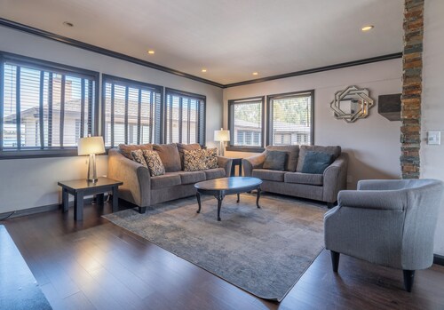 Edgewater #16, Condominium with both lake and mountan views!