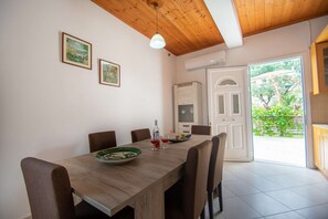 تناول الطعام