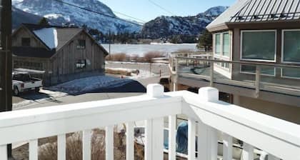 Gull Lake Baby House- 5 minutes walking distance to Gull Lake Marina and Park, newly remodeled