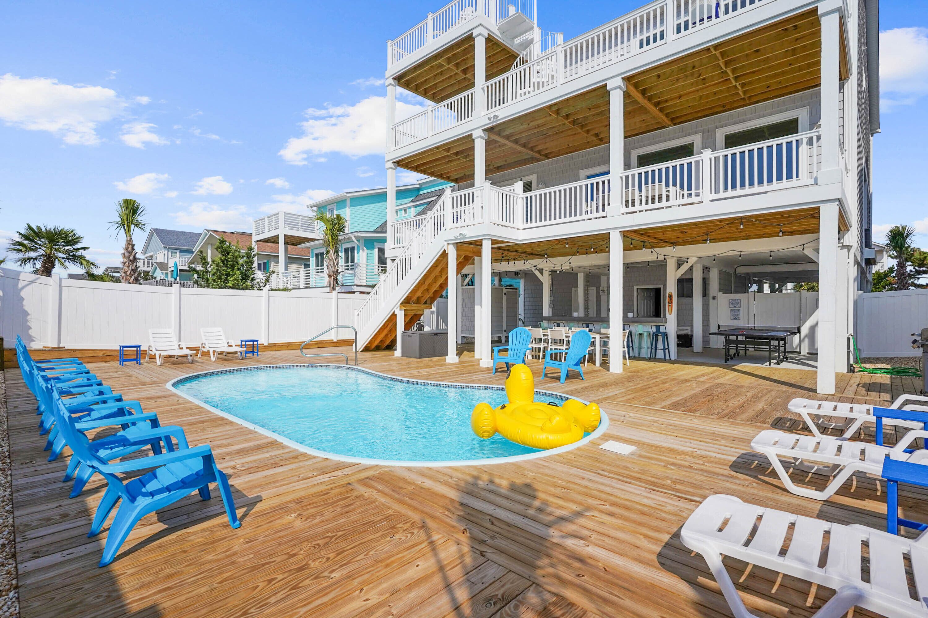 "Lone Palm" Private Pool, Tiki Bar, Elevator, Pool Table, Fantastic Ocean Views!