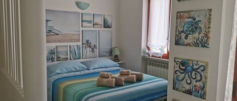 2 bedrooms, iron/ironing board, travel cot, free WiFi