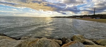 Two-room mini apartment a stone's throw from the sea with parking space