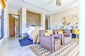 5 bedrooms, in-room safe, iron/ironing board, free WiFi