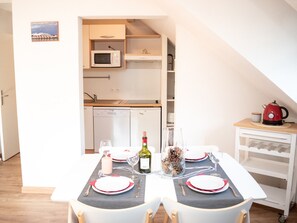 Dining - 2 Rooms, 4 People, Pool, Vignec (Vignec)
