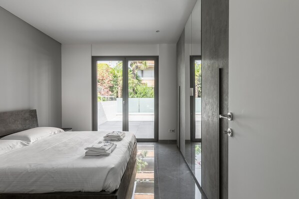 Exclusive-Apartment, Terrasse (PROMENADE 6) | 2 Schlafzimmer, Daunenbettdecken, individuell eingerichtet