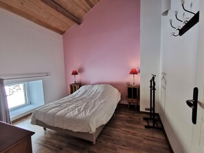 2 bedrooms, free WiFi, bed sheets