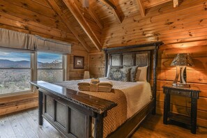 5 bedrooms, iron/ironing board, free WiFi, bed sheets