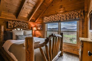 5 bedrooms, iron/ironing board, free WiFi, bed sheets