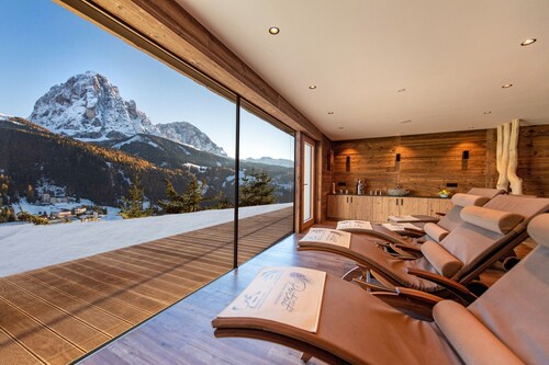 Panoramic holiday farm with spa Perteut 149B