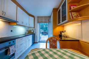 Frigorifero, forno, lavastoviglie, macchina per tè/caffè