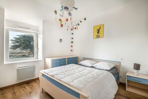 4 bedrooms, iron/ironing board, free WiFi