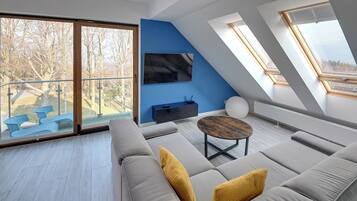 Family Apartment | Free WiFi, bed sheets