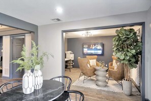Interior - Relaxing 1BR Suite + Swimming Pool (Midland)