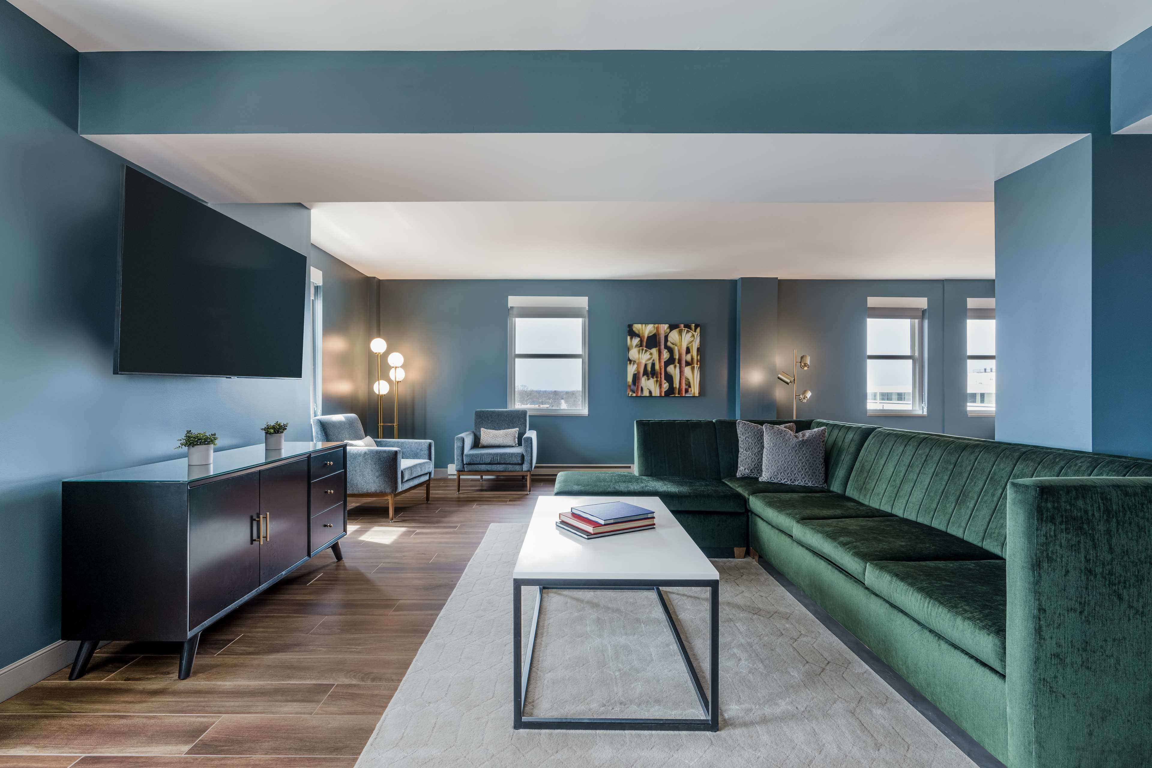 grand suite, 1 bedroom | living area | 55-inch flat-screen tv with satellite channels, tv