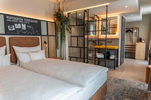 1 bedroom, hypo-allergenic bedding, pillowtop beds, free minibar