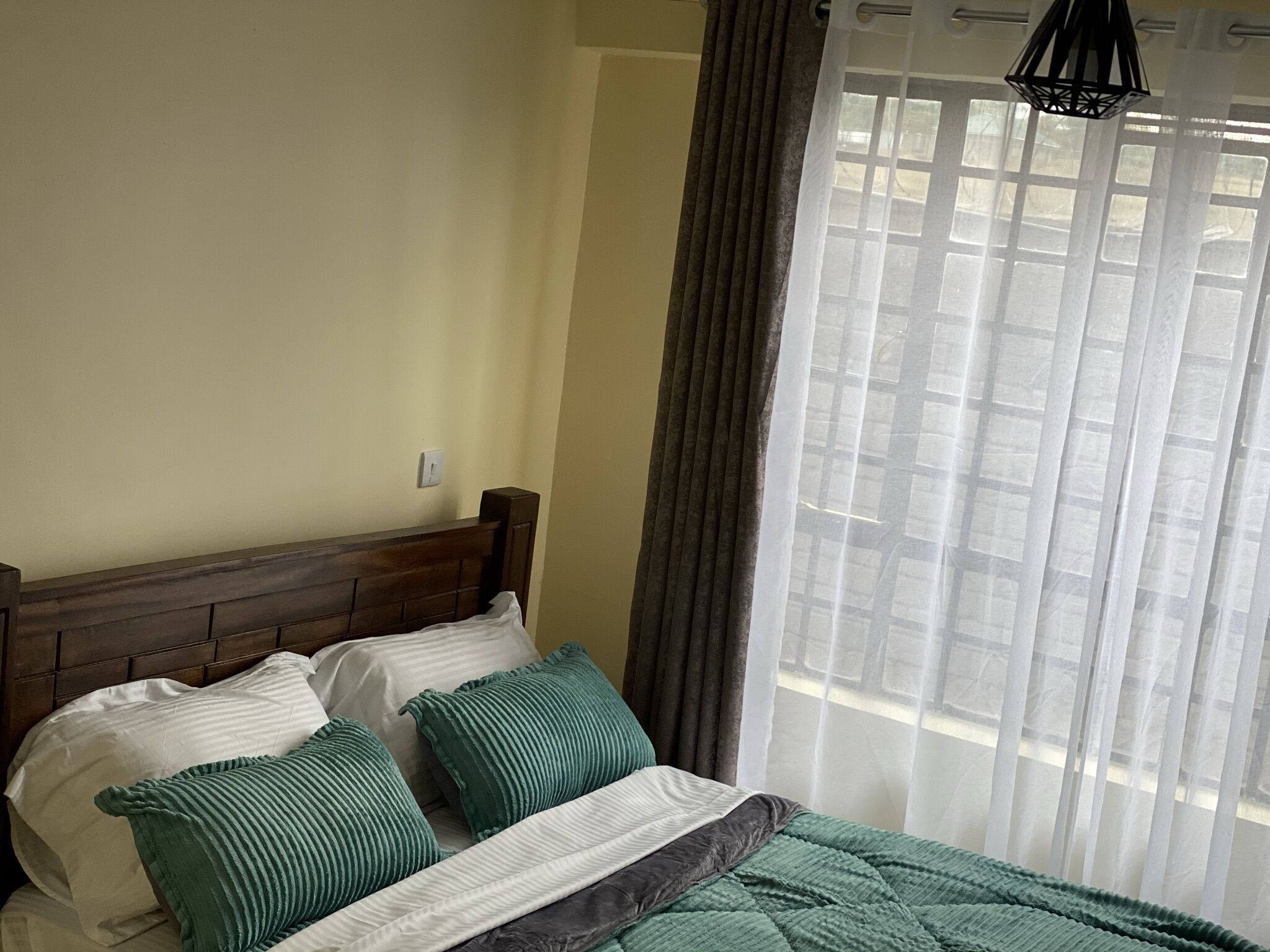 4 chambres, fer et planche à repasser, Wi-Fi, draps fournis