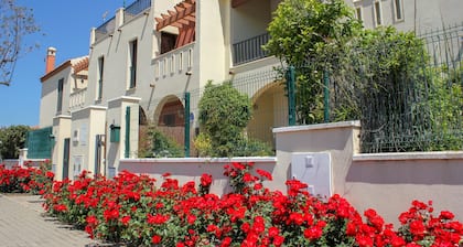 ROU002 Townhouse with Private Garden and Direct Access to the Pool