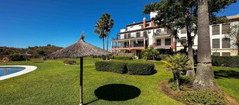 PAR001 Apartamento moderno con jardín