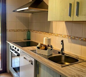 Refrigerador, microondas, horno y lavavajillas