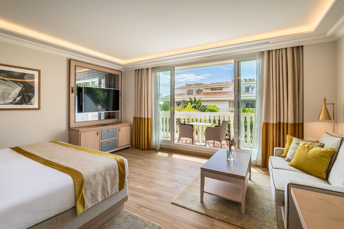 1 bedroom, premium bedding, minibar, in-room safe