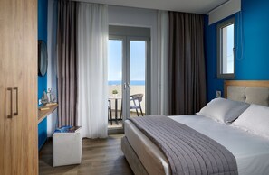 Junior Suite with Sea View | In-room safe, desk, soundproofing, free WiFi - Theasea Stylish Residences (Mylopotamos)