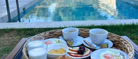 Petit déjeuner à emporter (12 EUR par personne)