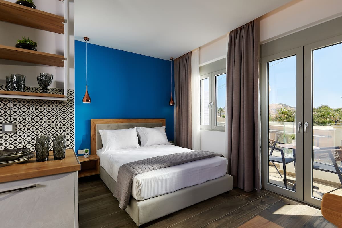 In-room safe, desk, soundproofing, free WiFi