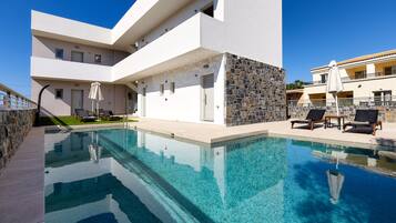 Außenpool (je nach Saison geöffnet)