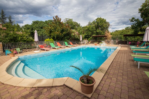 Piscine extérieure