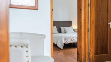 5 dormitorios, tabla de planchar con plancha, wifi gratis y ropa de cama