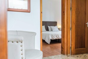 5 slaapkamers, een strijkplank/strijkijzer, gratis wifi, beddengoed