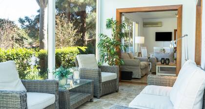 Luxurious Villa "Las Hortensias" with Private Pool, Garden & Wi-Fi