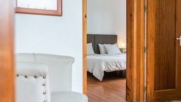 5 slaapkamers, een strijkplank/strijkijzer, gratis wifi, beddengoed