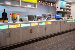 Free daily buffet breakfast  - Home2 Suites by Hilton Rowlett Rockwall Marina (Rowlett)