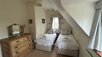 2 bedrooms, desk, iron/ironing board, travel cot