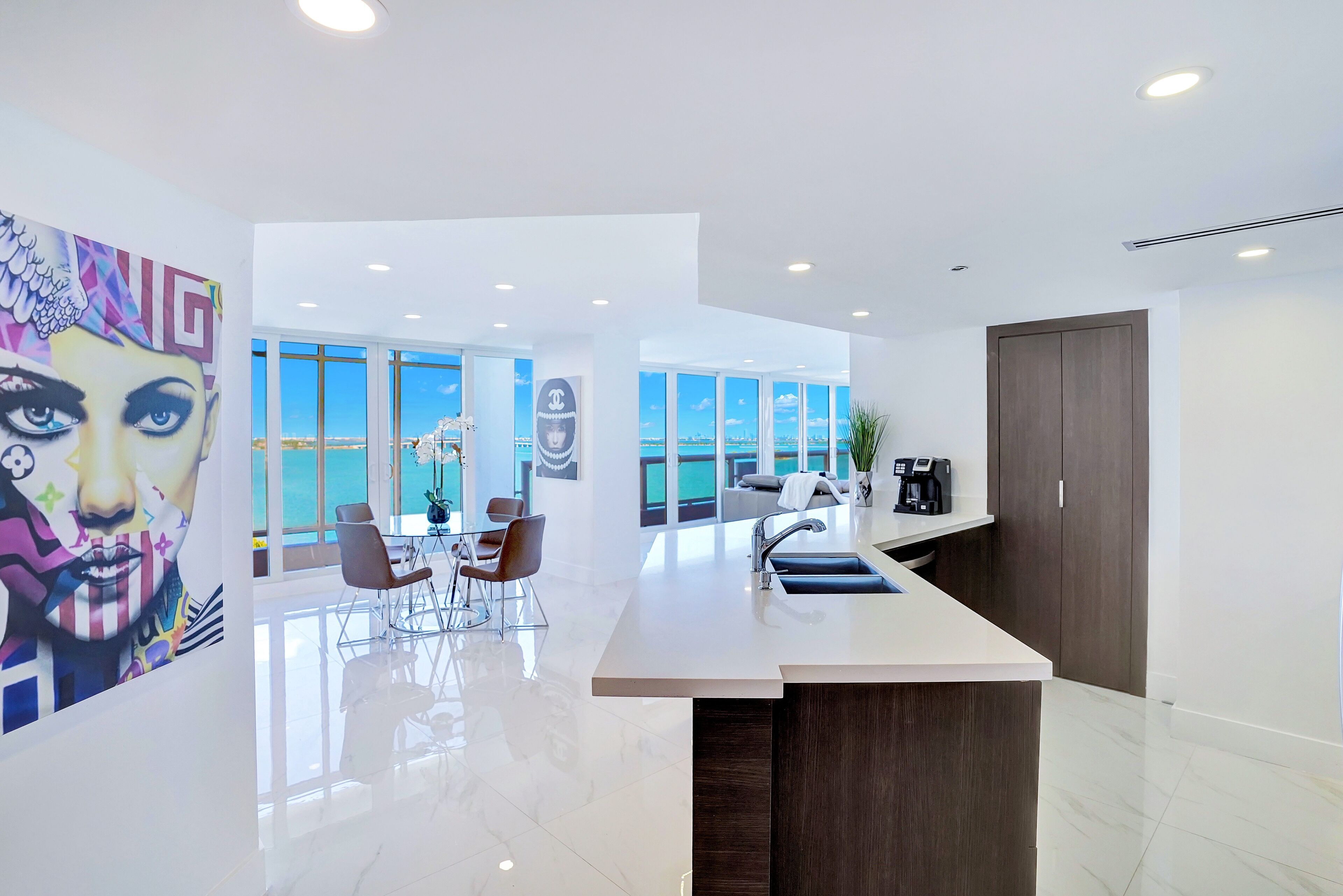 Feels Like Summer! Panoramic Water Views, 3 Miles to South Miami Beach!