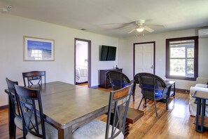 House, 3 Bedrooms | Living room - Quiet Sea Point Cottage by Redawning (Rockport)