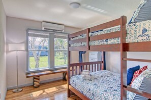 บ้านพัก, หลายห้องนอน | 9 ห้องนอน, เตารีด/โต๊ะรีดผ้า, Wi-Fi ฟรี