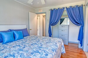 House, 3 Bedrooms | 3 bedrooms, iron/ironing board, free WiFi - Muizenberg 6031rpb 3 Bedroom Home by RedAwning (Rockport)
