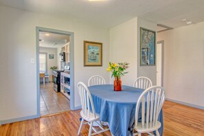 House, 3 Bedrooms | Dining - Muizenberg 6031rpb 3 Bedroom Home by RedAwning (Rockport)