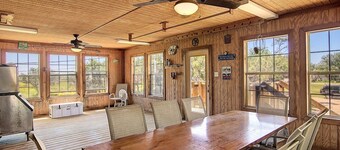 Fantasy Oaks Lodge 4 Bedroom Home by RedAwning