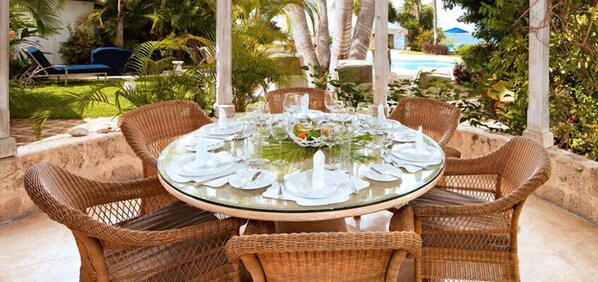 Outdoor dining